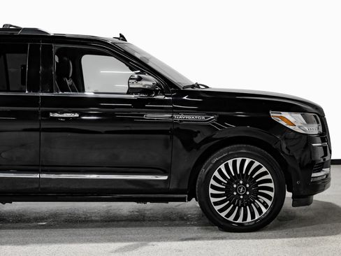 Used 2018 Lincoln Navigator Black Label w/ Cargo Package AWD/4WD image 11