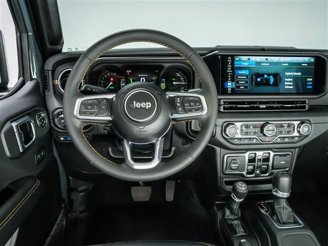 Used 2024 Jeep Wrangler Unlimited Sahara w/ Technology Group AWD/4WD image 22
