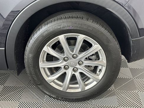 Used 2023 Cadillac XT4 Luxury w/ Cold Weather Package AWD/4WD image 10