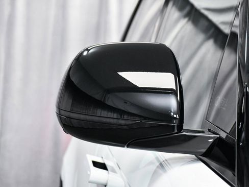 Used 2024 Land Rover Range Rover SE image 68