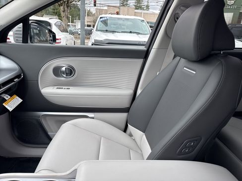 Used 2026 Hyundai Ioniq 9 Limited image 30