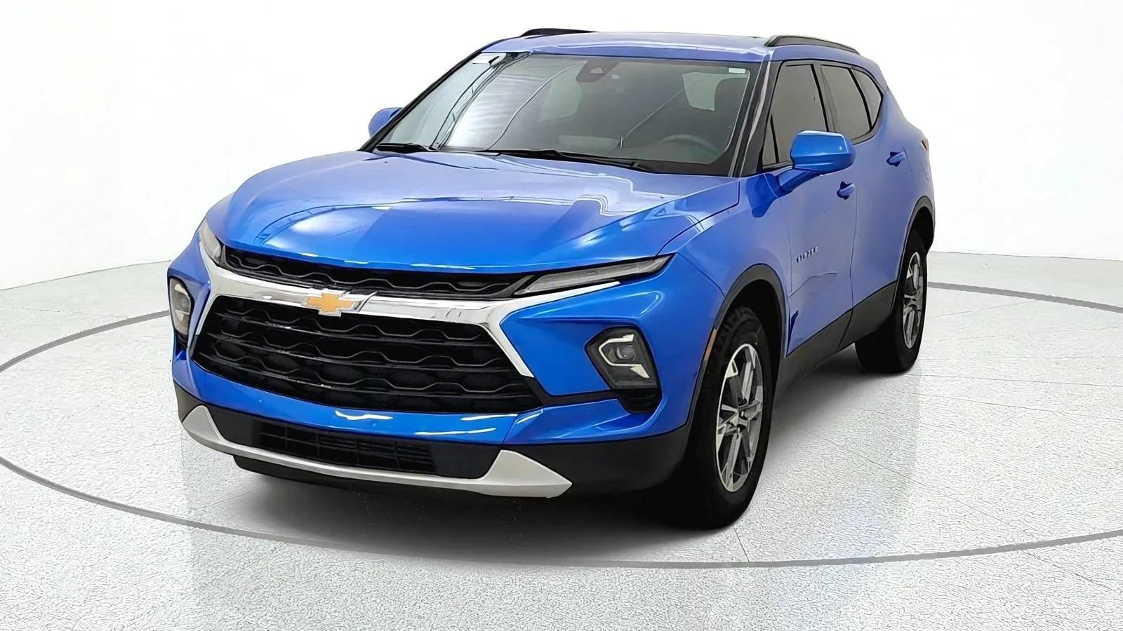 Used 2024 Chevrolet Blazer LT w/ Convenience Package FWD image 3
