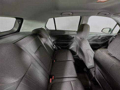 Used 2020 Chevrolet Trax LT image 25