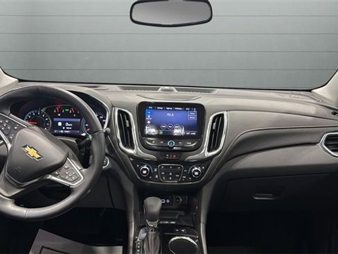 Used 2023 Chevrolet Equinox Premier image 10