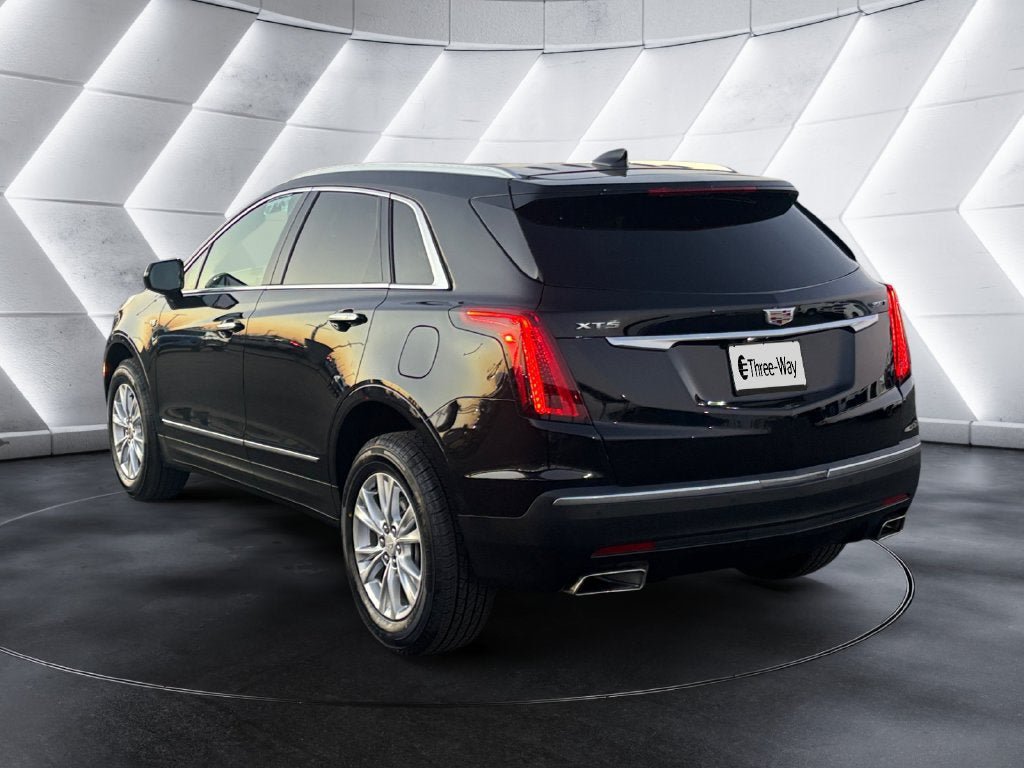 Certified 2024 Cadillac XT5 Luxury FWD image 3