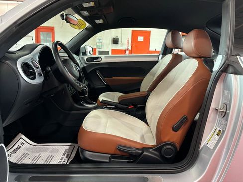 Used 2015 Volkswagen Beetle 1.8T Classic image 12