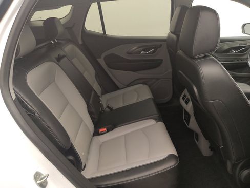 Used 2022 GMC Terrain SLT w/ Infotainment Package II FWD image 19