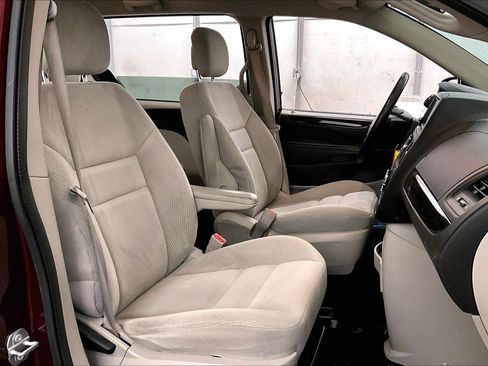 Used 2017 Dodge Grand Caravan SE w/ Power Window Group image 8