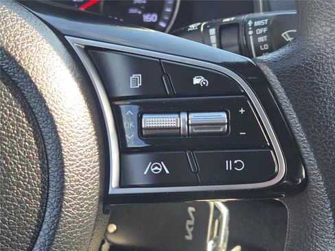 Used 2024 Kia Forte LXS image 29