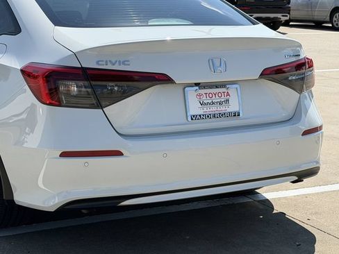 Used 2024 Honda Civic Touring image 6