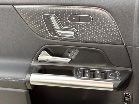 Certified 2025 Mercedes-Benz GLA 250 4MATIC image 18