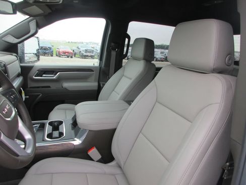 New 2026 GMC Sierra 2500 SLT w/ SLT Premium Package AWD/4WD image 13