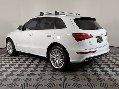 Used 2017 Audi Q5 2.0T Premium Plus w/ Technology Package AWD/4WD image 2