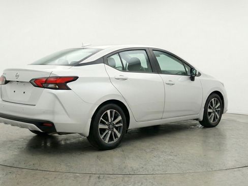 Used 2025 Nissan Versa SV image 9