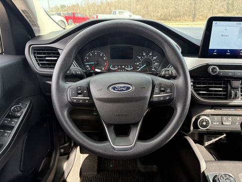 Used 2022 Ford Escape SE image 25