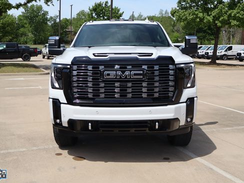 Used 2025 GMC Sierra 2500 Denali Ultimate image 11