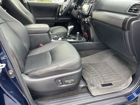 Used 2020 Toyota 4Runner TRD Off-Road Premium w/ Moonroof Package AWD/4WD image 35