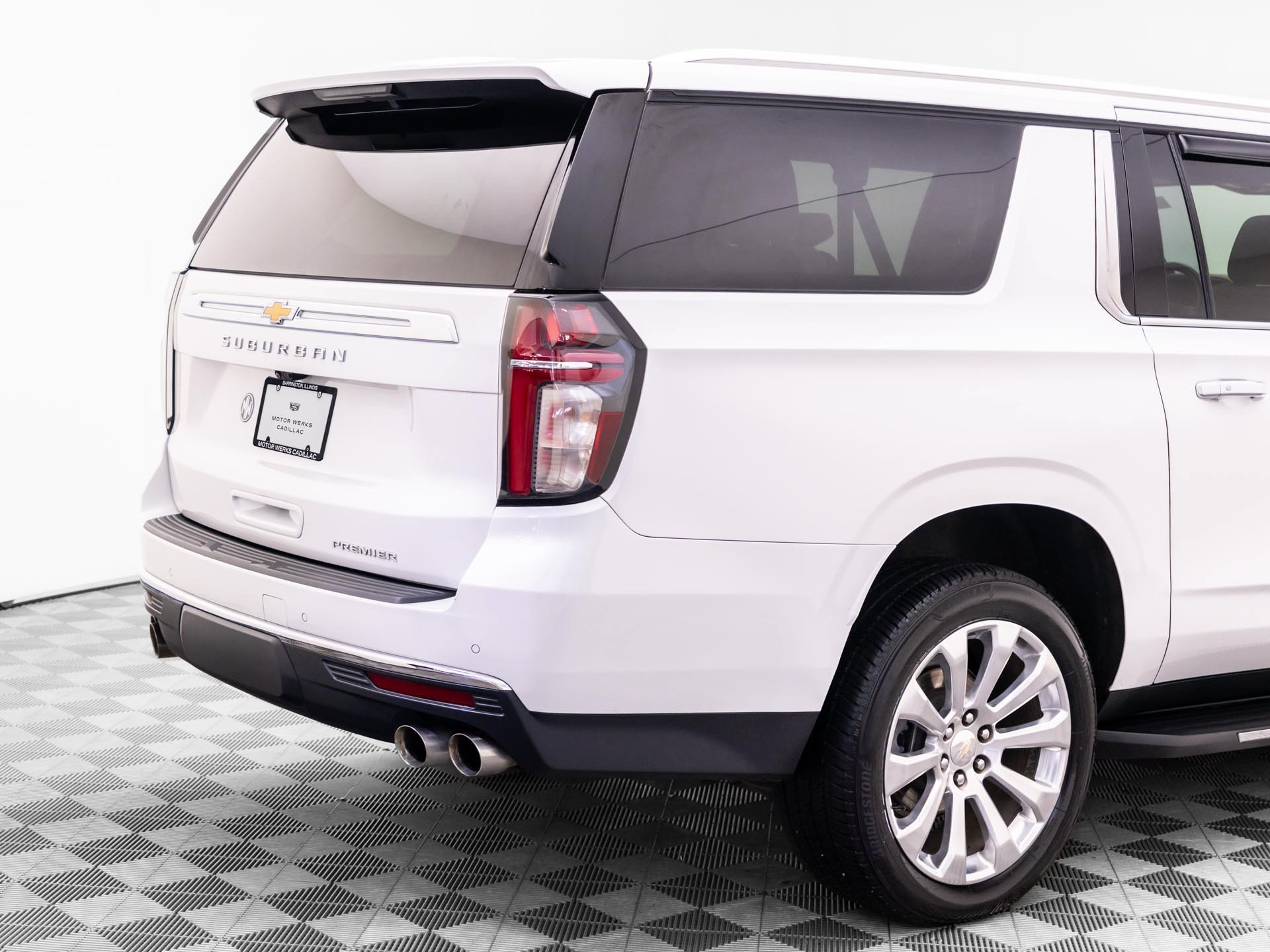 Used 2021 Chevrolet Suburban Premier w/ Premium Package AWD/4WD image 40