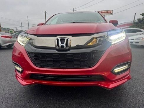 Used 2020 Honda HR-V Touring image 3