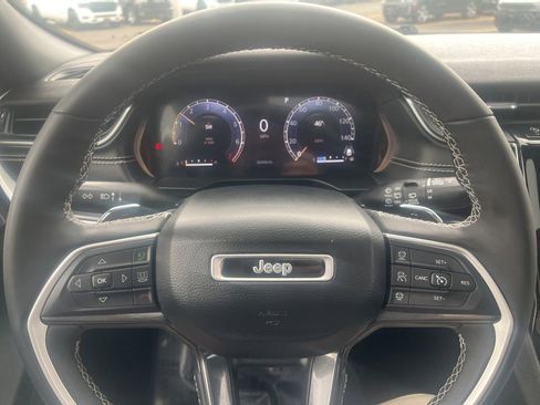 Used 2023 Jeep Grand Cherokee L Laredo AWD/4WD image 27