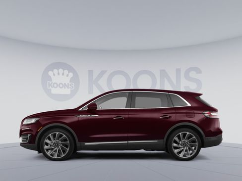 Used 2019 Lincoln Nautilus Reserve AWD/4WD image 2