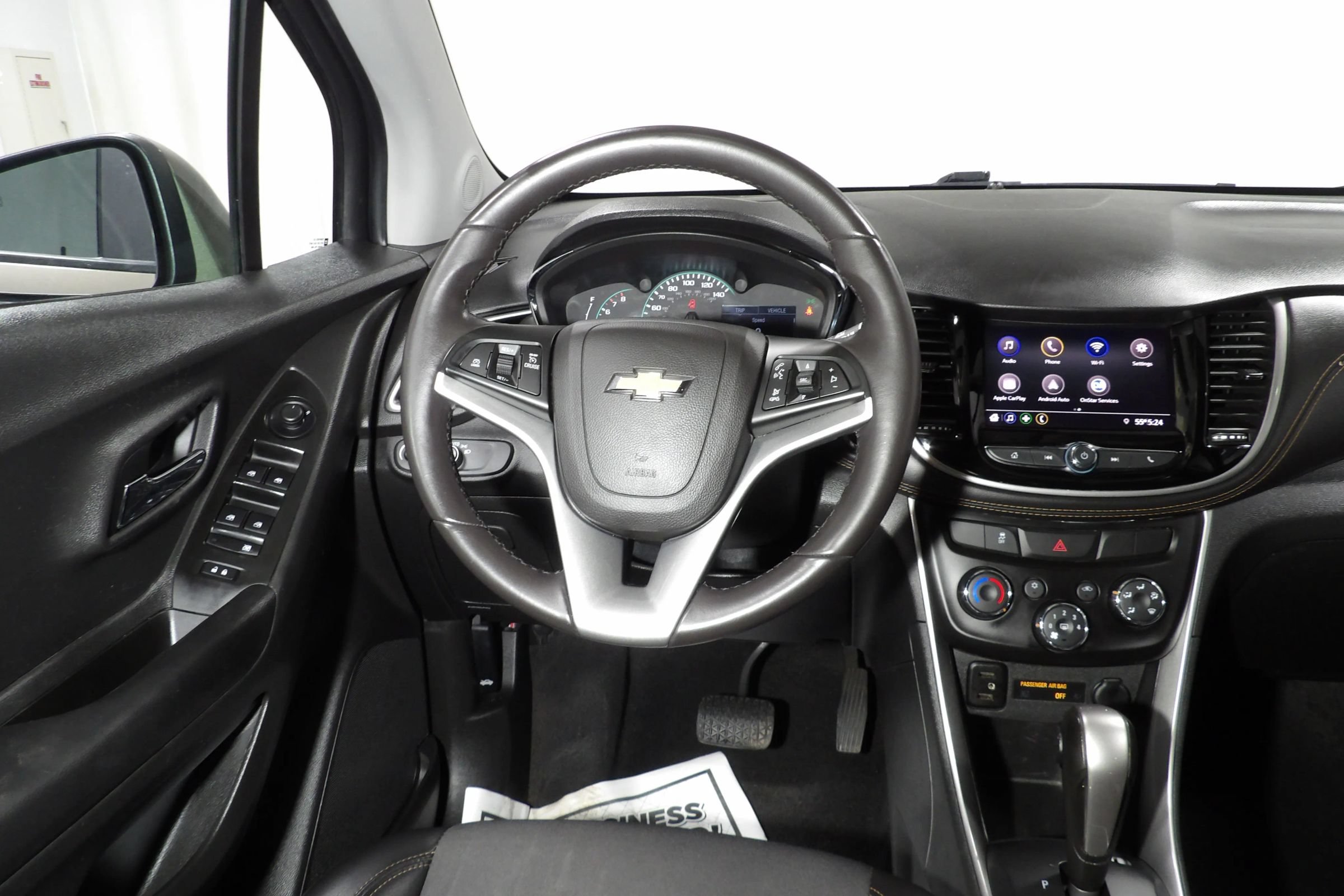 Used 2021 Chevrolet Trax LT w/ Driver Confidence Package FWD image 11