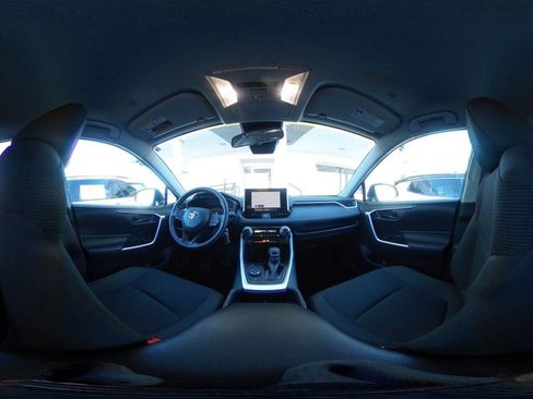 Used 2025 Toyota RAV4 LE image 38