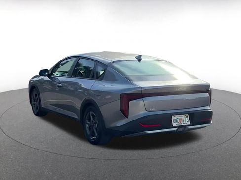 Used 2025 Kia K4 LXS image 11