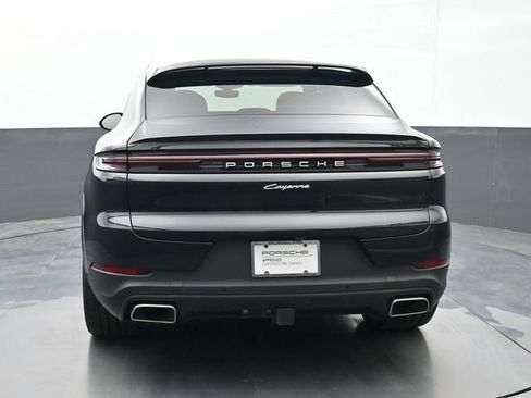 Certified 2024 Porsche Cayenne Coupe AWD/4WD image 22