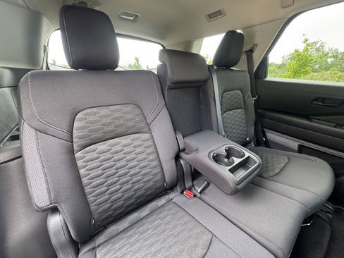 Certified 2025 Nissan Pathfinder SV w/ Black Appearance Package image 26