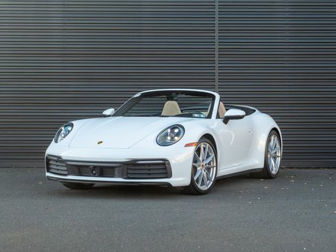Certified 2021 Porsche 911 Carrera image 1