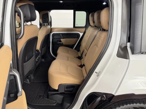 Used 2025 Land Rover Defender 130 X-Dynamic SE AWD/4WD image 36