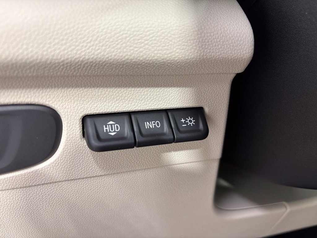 Used 2023 Buick Envision Avenir AWD/4WD image 41