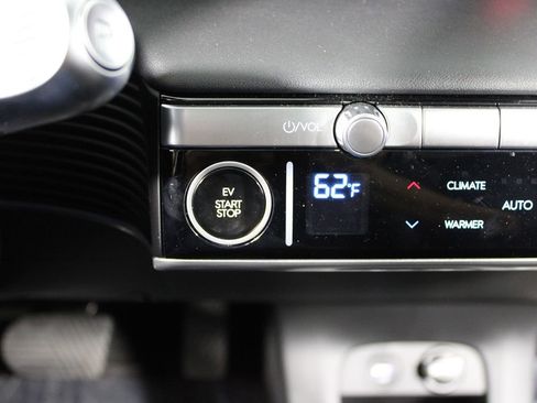 Used 2023 Hyundai Ioniq 5 Limited image 18