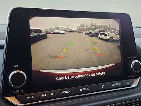 Used 2022 Nissan Rogue SV w/ SV Premium Package image 9