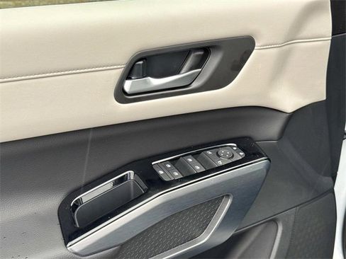 New 2025 Nissan Pathfinder SL image 24