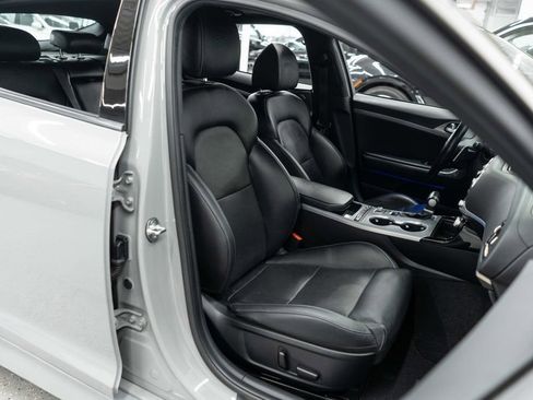 Used 2021 Kia Stinger GT1 image 11