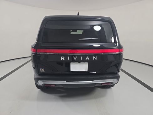 Used 2023 Rivian R1S Adventure image 4