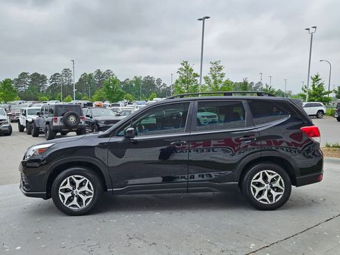 Used 2023 Subaru Forester Premium AWD/4WD image 4