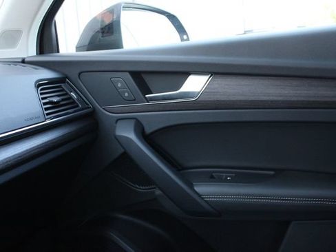 Used 2021 Audi Q5 2.0T Premium Plus AWD/4WD image 22