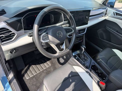 Certified 2025 Volkswagen Taos SEL AWD/4WD image 8