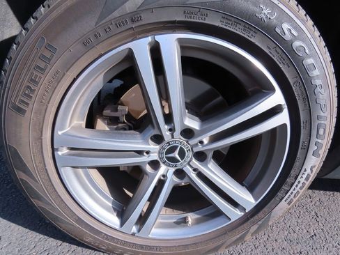 Used 2020 Mercedes-Benz GLC 300 4MATIC image 17