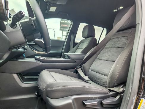 Used 2025 Chevrolet Equinox LT image 7