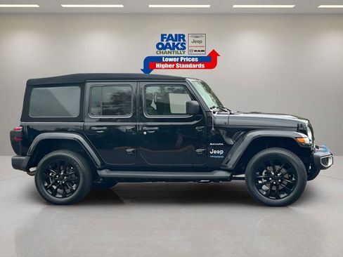 Used 2022 Jeep Wrangler Unlimited Sahara w/ Cold Weather Group image 5