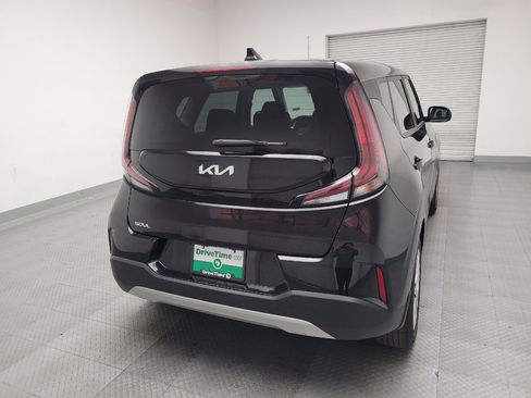 Used 2023 Kia Soul LX image 7