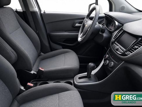 Used 2020 Chevrolet Trax LS w/ Tint and Cruise Package FWD image 13