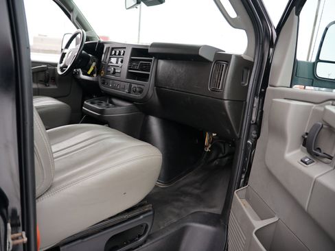 Used 2019 Chevrolet Express 2500 w/ Driver Convenience Package image 12