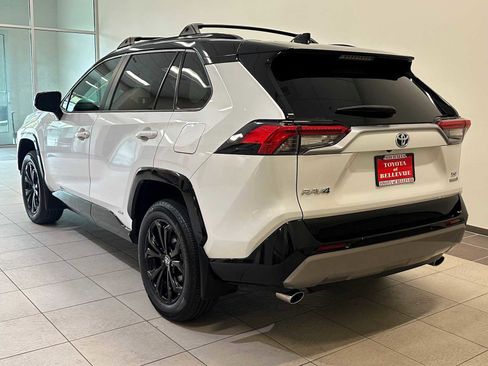 Used 2023 Toyota RAV4 XSE AWD/4WD image 4