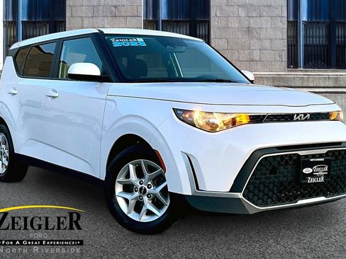 Used 2023 Kia Soul LX w/ LX Technology Package image 1