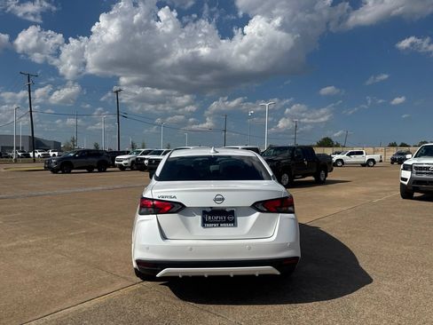 Certified 2025 Nissan Versa SV w/ Trunk Package FWD image 20